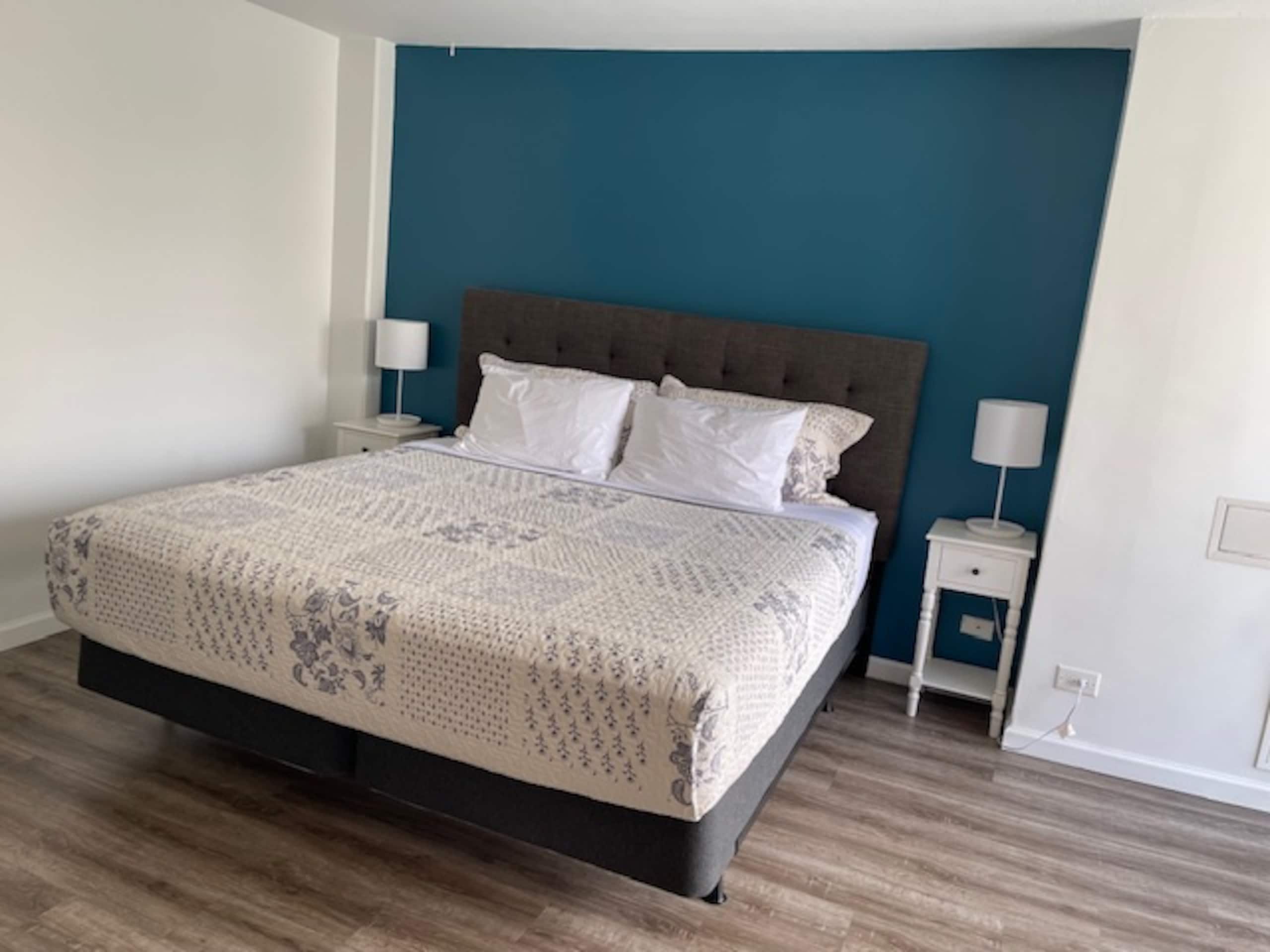 Condo in Honolulu · ★4.75 · Studio · 1 bed · 1 private bath - Image 19