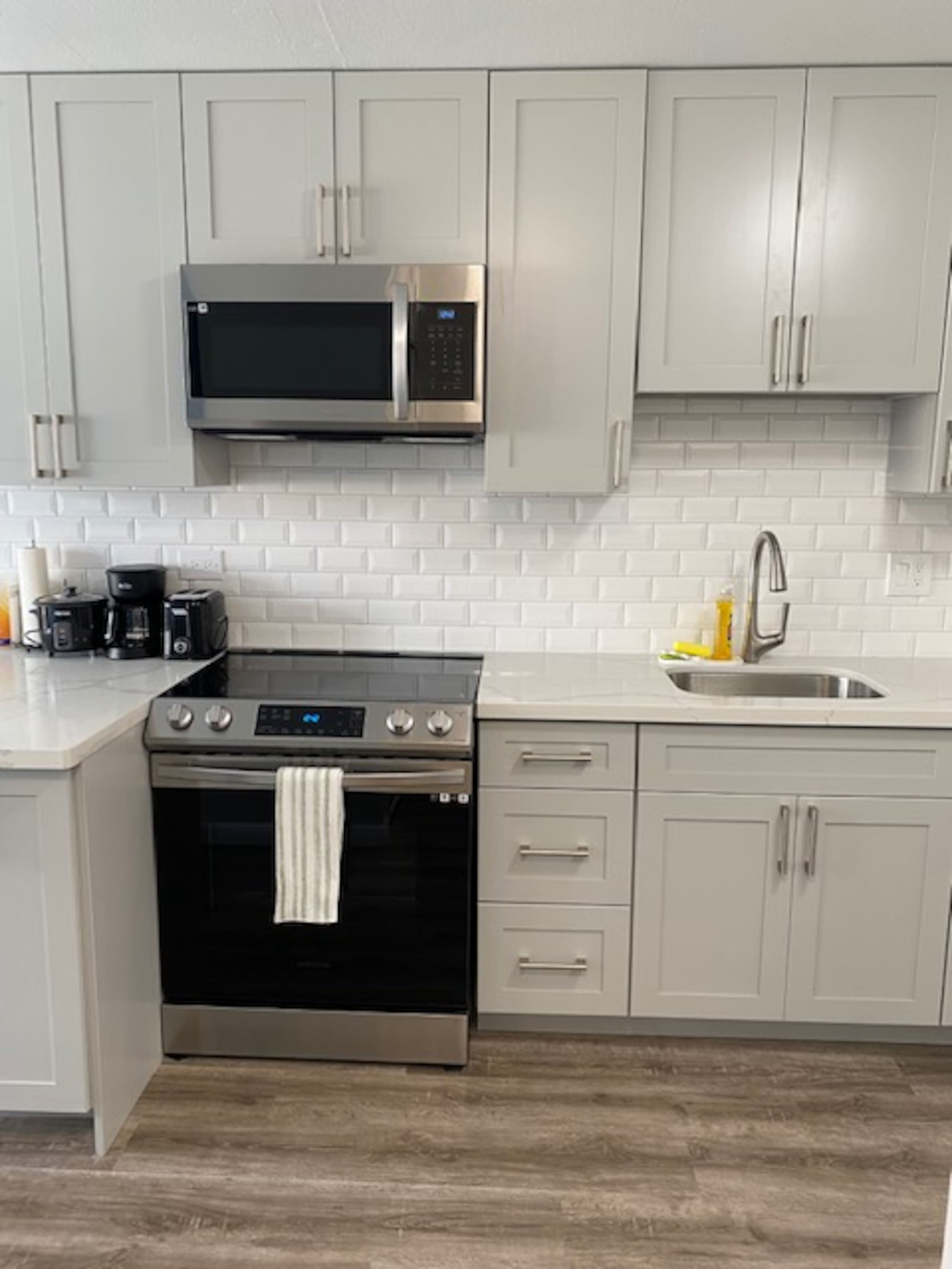 Condo in Honolulu · ★4.75 · Studio · 1 bed · 1 private bath - Image 13