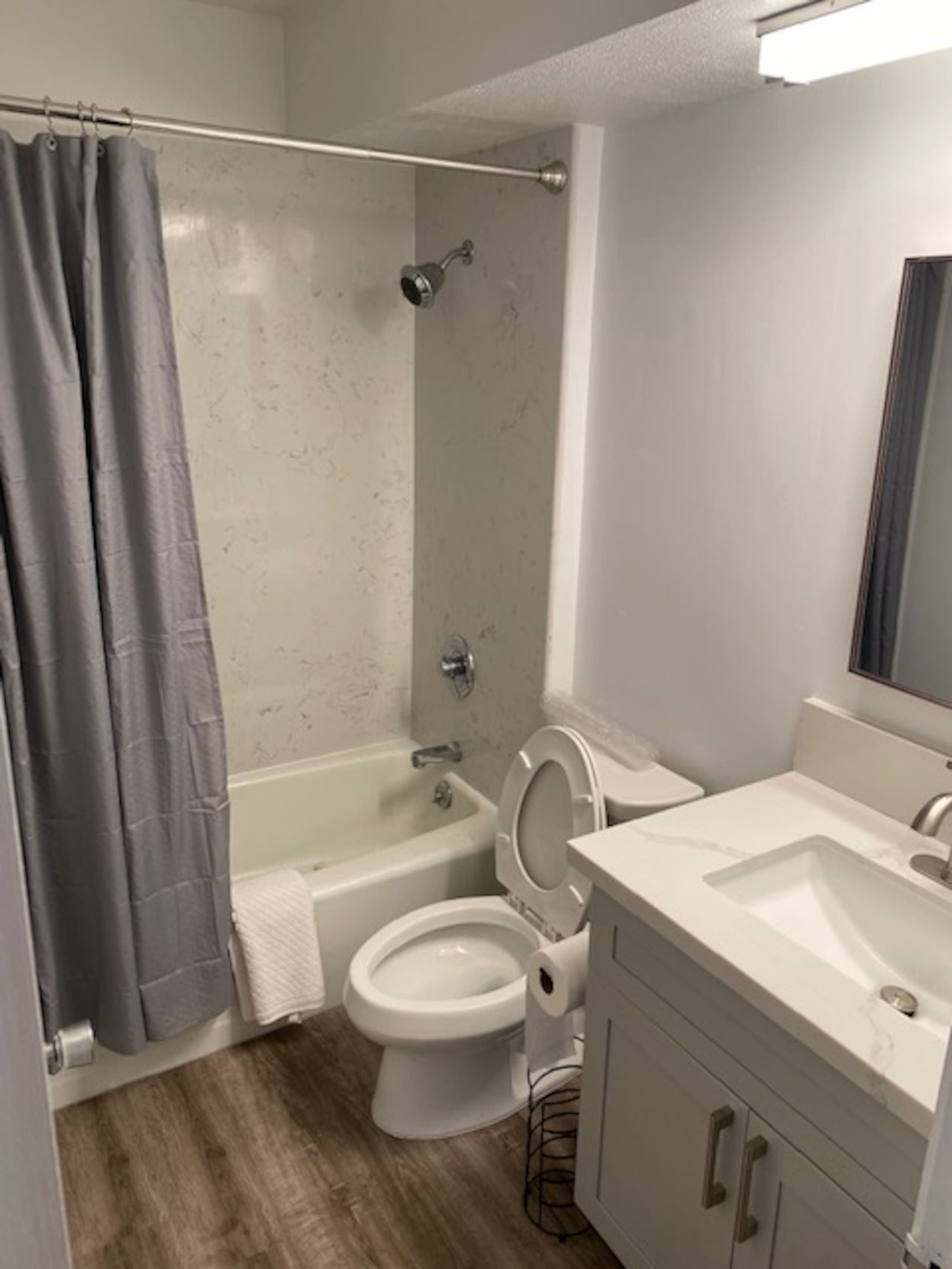 Condo in Honolulu · ★4.75 · Studio · 1 bed · 1 private bath - Image 11