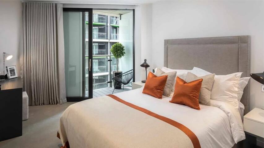 Luxury central london 2 bedroom apartment gallery image 5