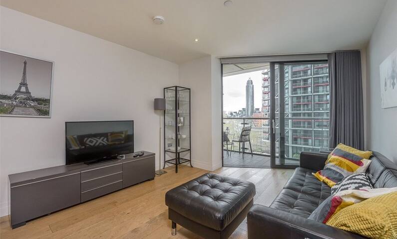 Luxury central london 2 bedroom apartment gallery image 2