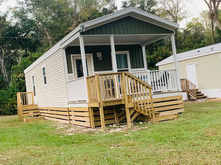 Rainbow River Bungalow (J) Elegant & Contemporary in Dunnellon, Florida