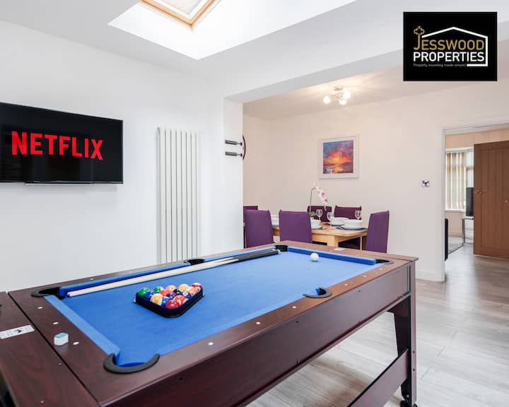 Contractor Home 6 Bedroom | Long Stays | Parking - Luton