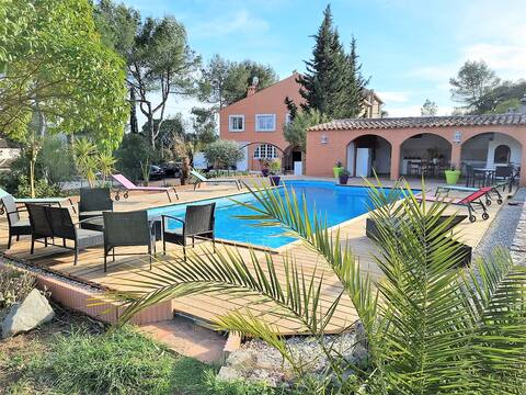 Villa des mimosas Pool and pool house 10 pers