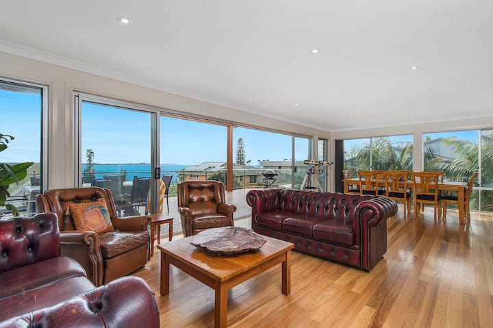 Sea-eagle Sanctuary - Views, Pool, Stroll To Beach - Lake Cathie