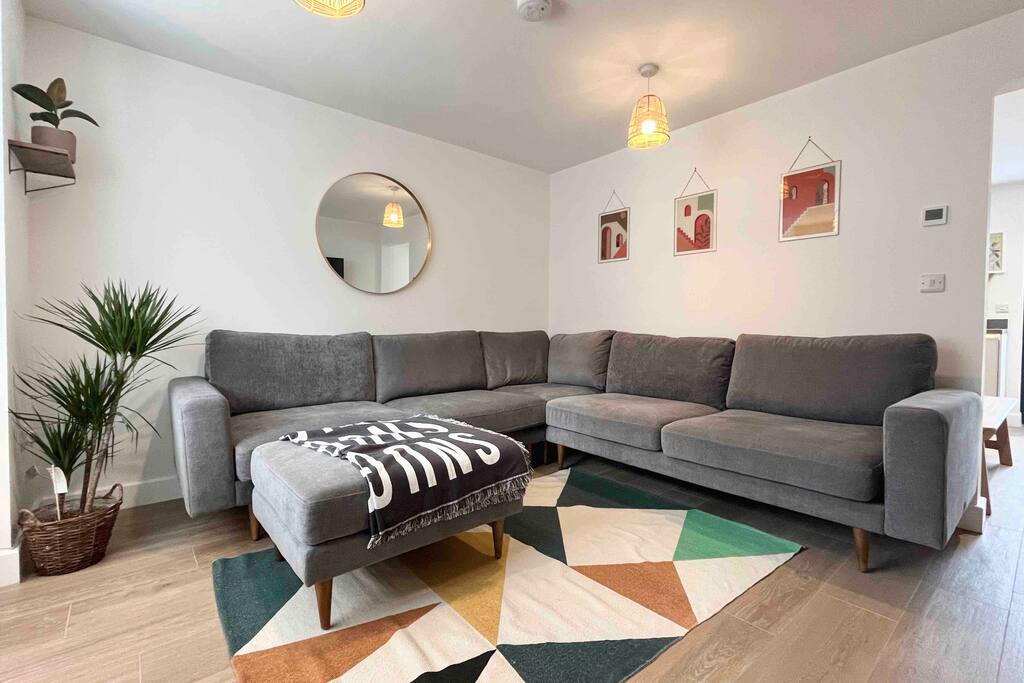 Stunning 3 bed 2.5 bath~Penzance~Seaside~Balcony