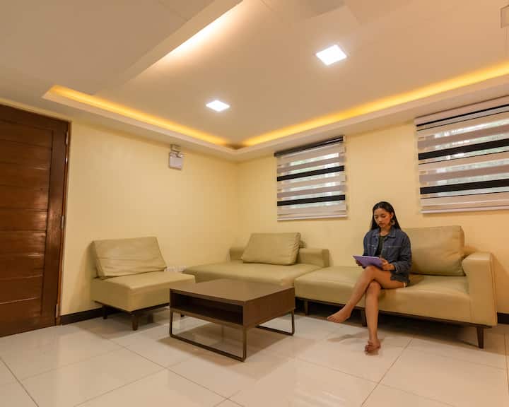 Lively Private 3 Bedroom With Adult & Kiddie Pool - Tanay