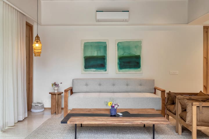 Living room image 6