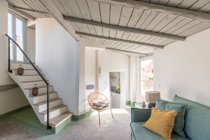 iFlat | Triple Terrace on Trastevere Rooftops gallery image 2