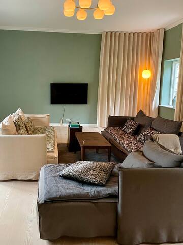 Private villa, greenhouse & garden gallery image 5