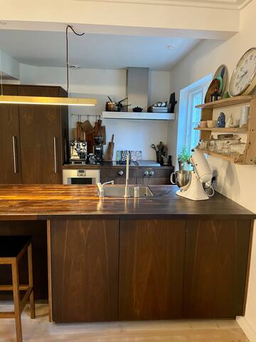 Private villa, greenhouse & garden gallery image 3