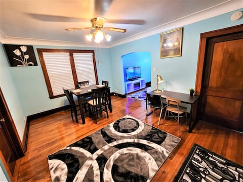 Modern Luxury Apartment | Minutes from Downtown