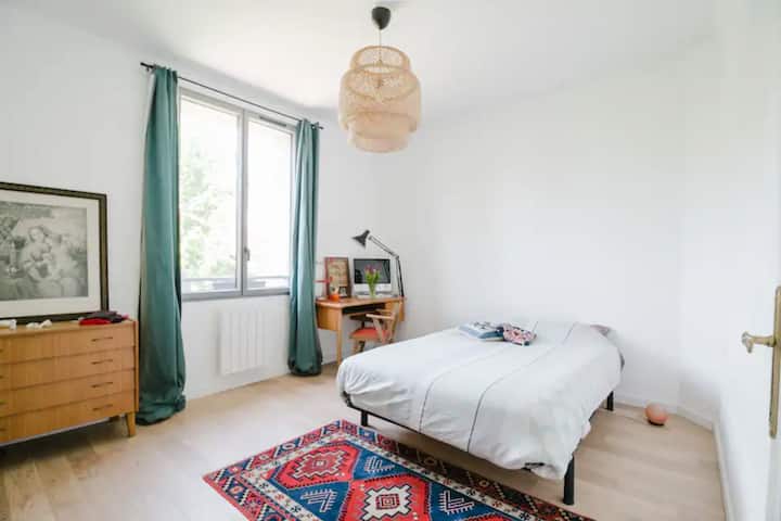 חדר העבודה הראשון