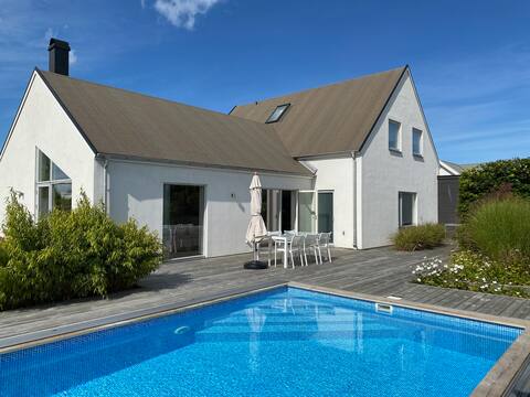 Luxury villa with heated pool