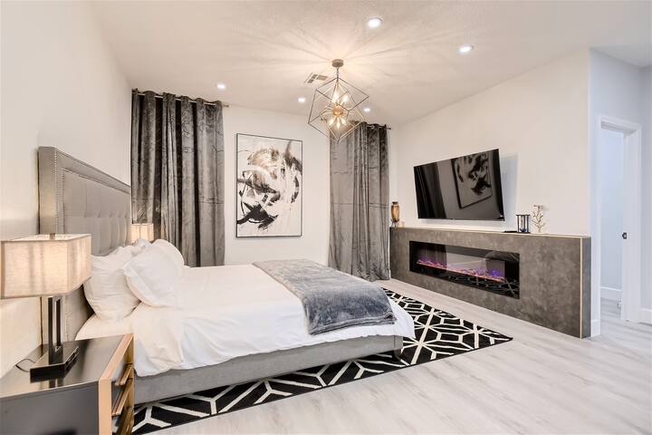 OMG! Wild Oasis! Amazing Pool! Modern Villa! gallery image 5