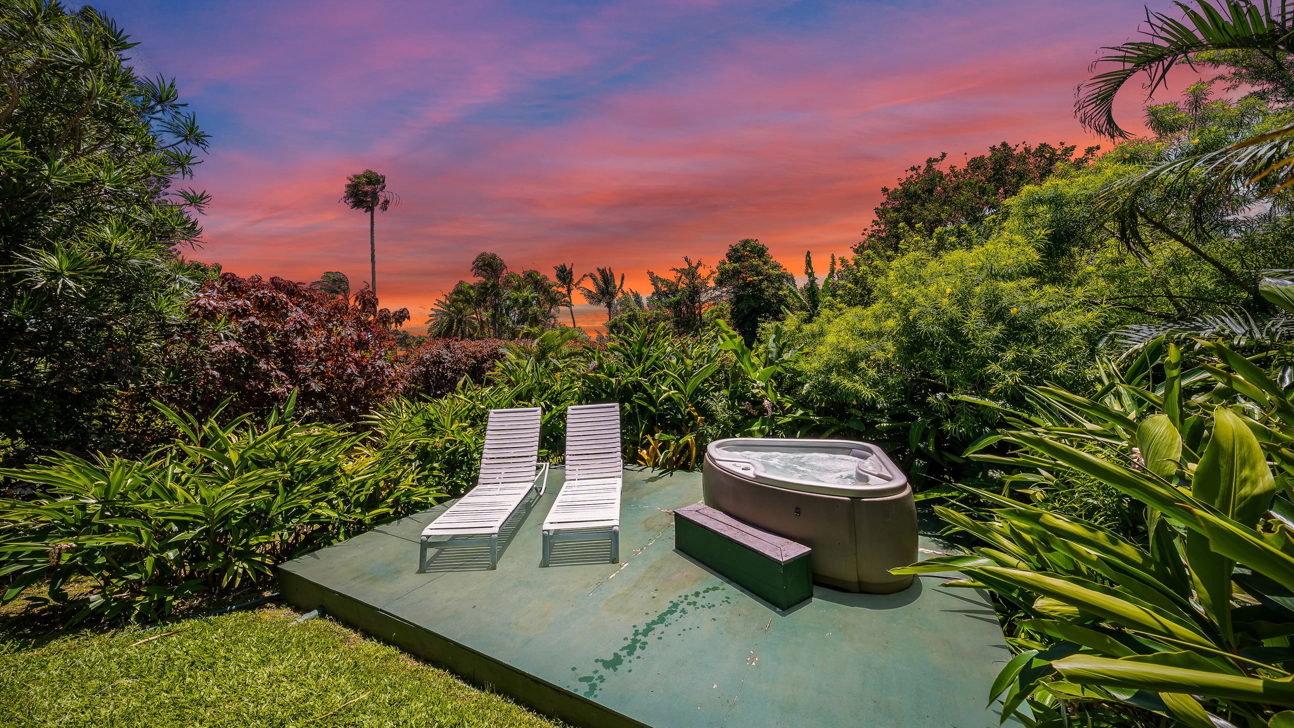 Haleakala Cottage - private hot tub, pool access - Photo 36