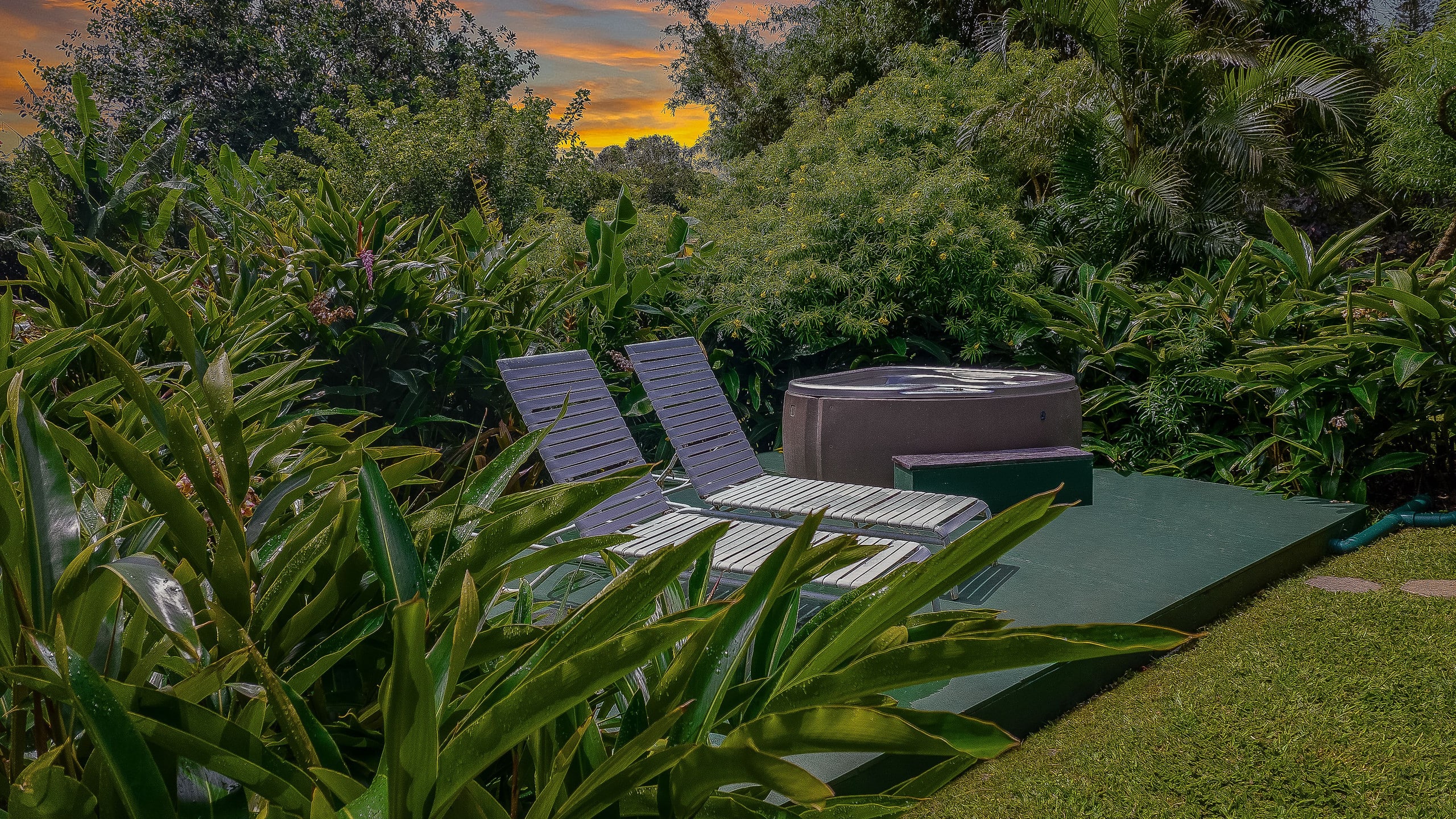 Haleakala Cottage - private hot tub, pool access - Photo 2