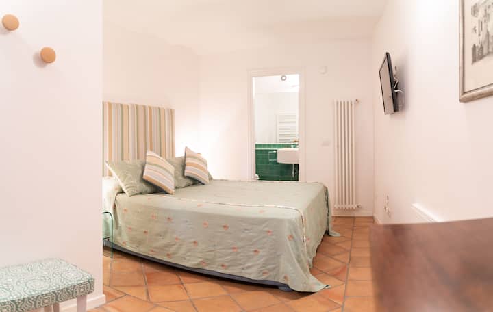 საძინებელი 4