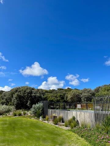 Beautiful family friendly home by the beach gallery image 3