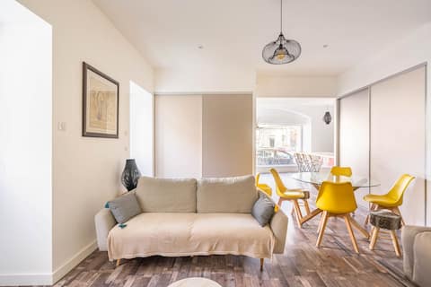Top Airbnb: Lovely apartment with free parking à Lons Le Saunier