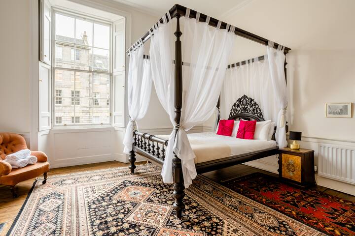 Spacious Georgian New Town flat c/w parking gallery image 4