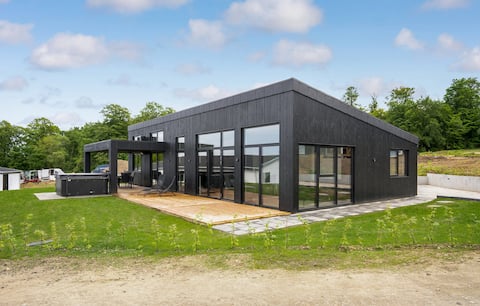 Luxury cottage with Spa/sauna and activities