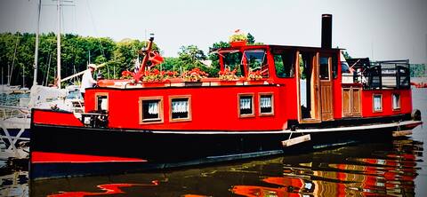 Beautiful boat near Saint Malo/Cancale/Dinan.