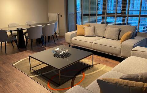 Luxury Apt. with Park View, Sauna & Free Parking