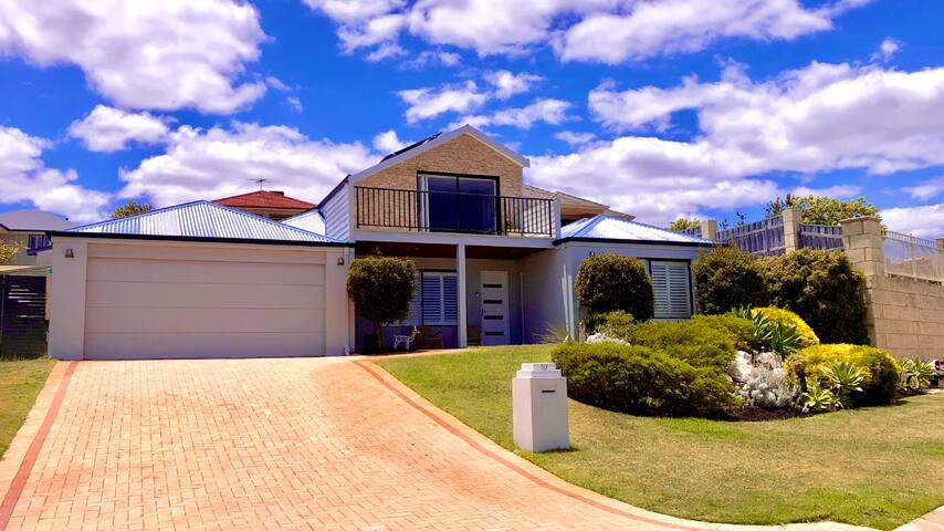 Sunsets by the coast gallery image 5