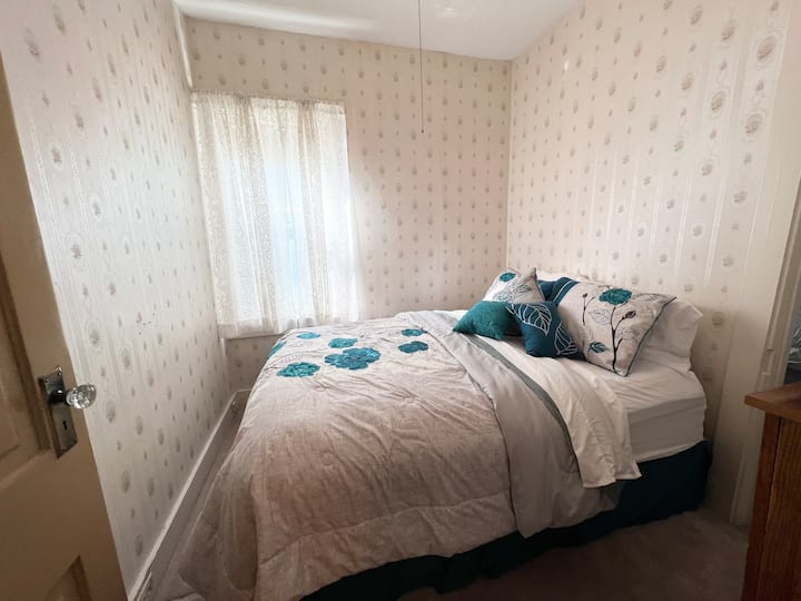 Спална соба бр. 2 Кревет со целосна големина 