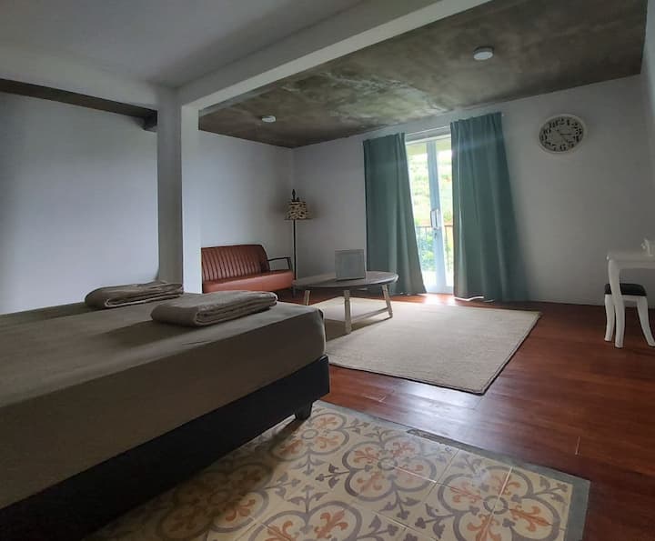 第三间卧室-标准双人床