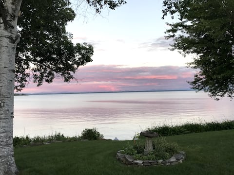 Lake Champlain Lakefront Retreat