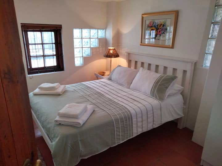 Chumba cha kulala 2 na kitanda cha watu wawili