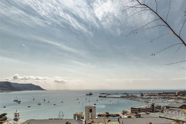 Spacious home, beautiful views, Simonstown heart gallery image 3