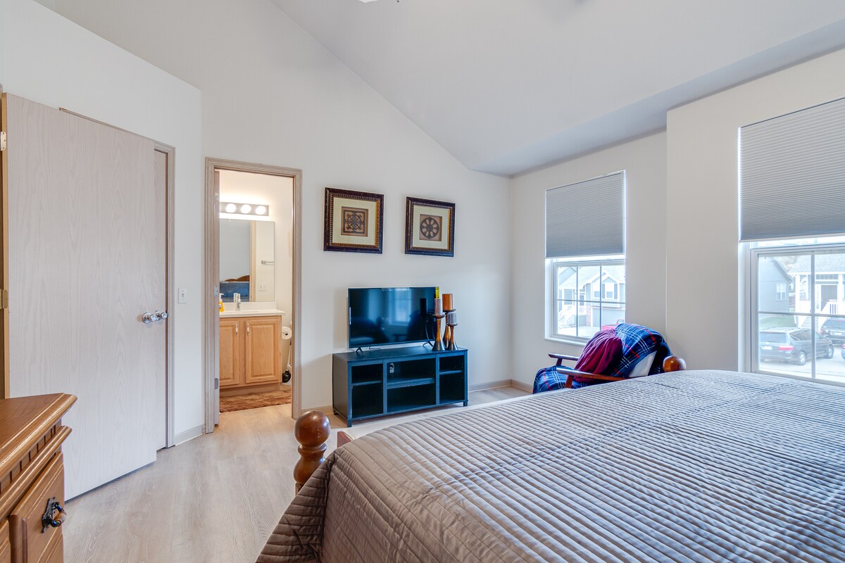 dormitorio principal con vestidor y baño completo