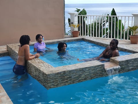 Lovely Pool side 1 bedroom Apt