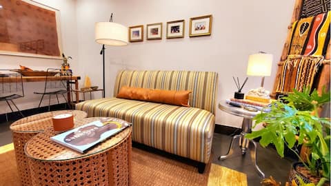 Top Airbnb: Kaya Kaya- 1BR APT Perfect for Intimate Retreat in West End
