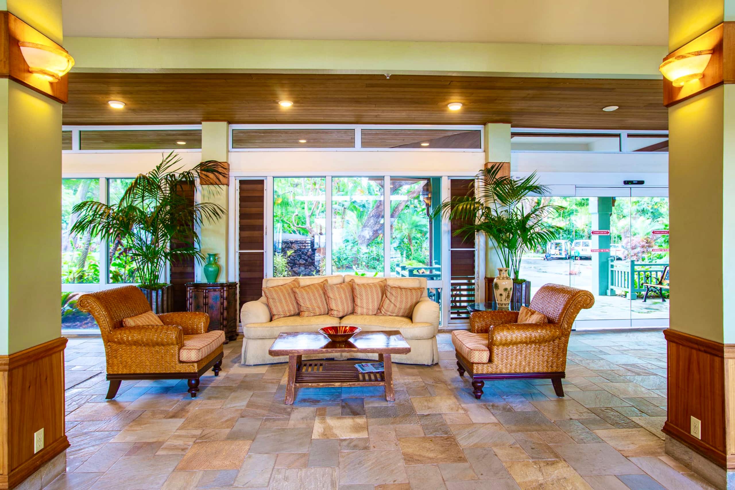 Condo in Lahaina · ★4.98 · 1 bedroom · 2 beds · 1 bath - Image 23