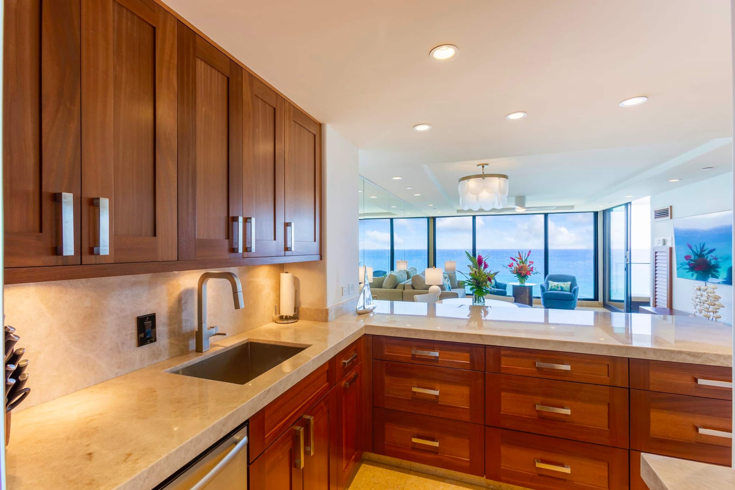 Condo in Lahaina · ★4.98 · 1 bedroom · 2 beds · 1 bath - Image 4