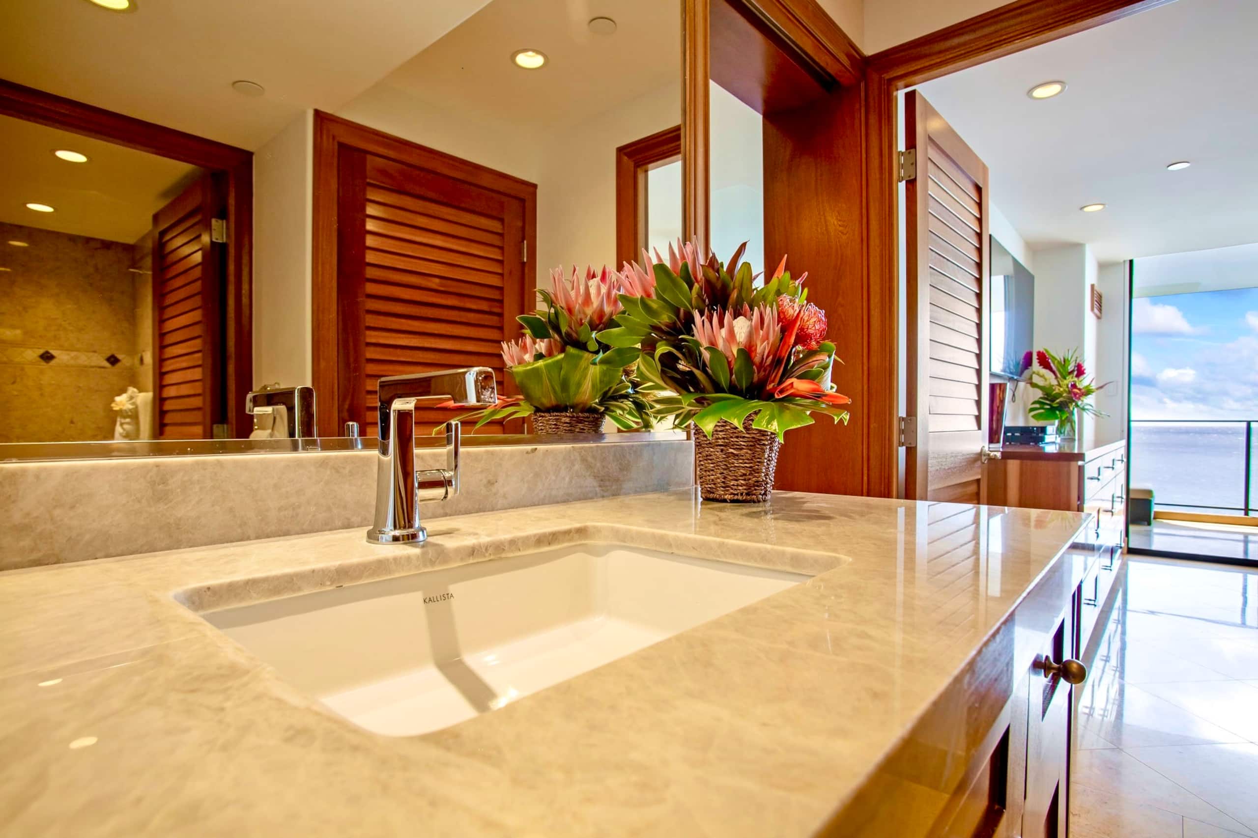Condo in Lahaina · ★4.98 · 1 bedroom · 2 beds · 1 bath - Image 12