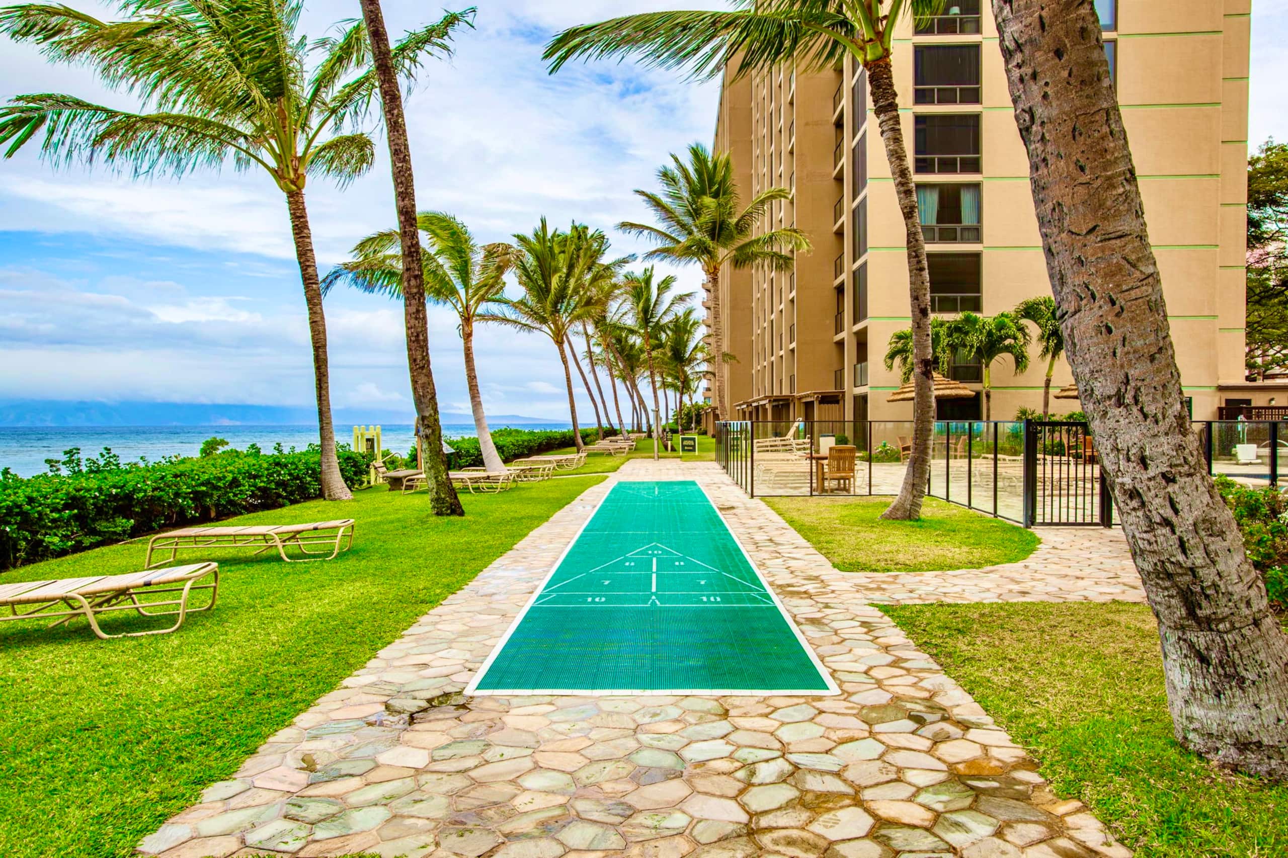 Condo in Lahaina · ★4.98 · 1 bedroom · 2 beds · 1 bath - Image 26