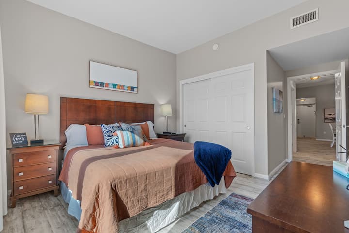 Bedroom #2, Perfect place to relax after a fun filled pool day at the Villa Cabana Dreams!