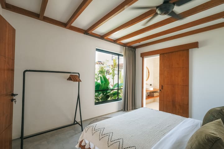 საძინებლის ლამაზი ფლიგელი