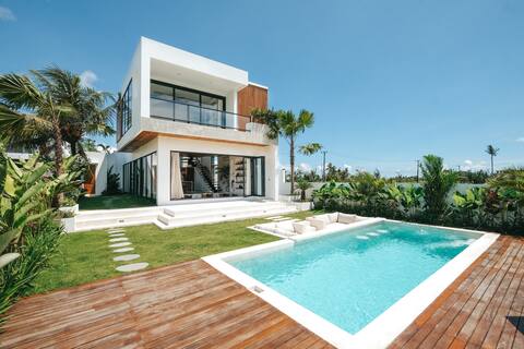 Botanique: Designer Villa Overlooking Ricefields