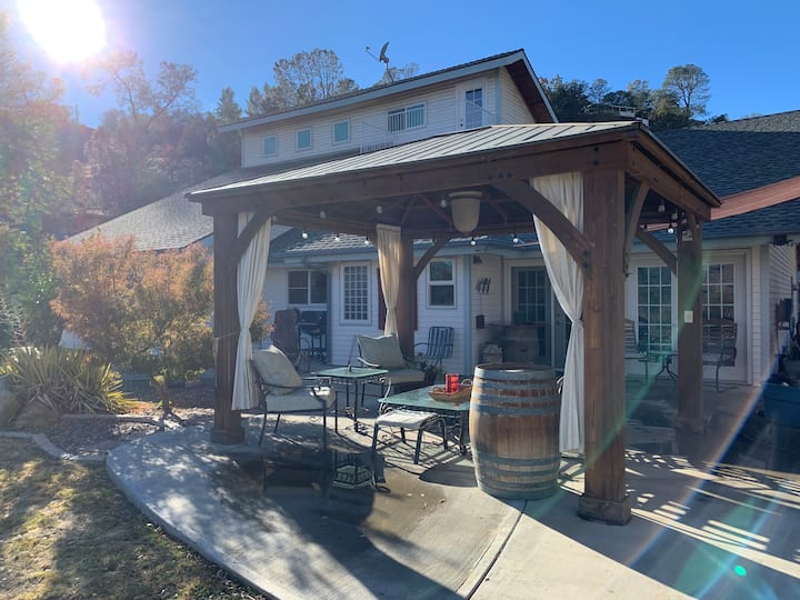 Beautiful Custom Home in the Hills Houses for Rent in Wofford Heights