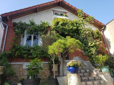 House Garden Jacuzzi 15mn Eiffel Tower &Versailles