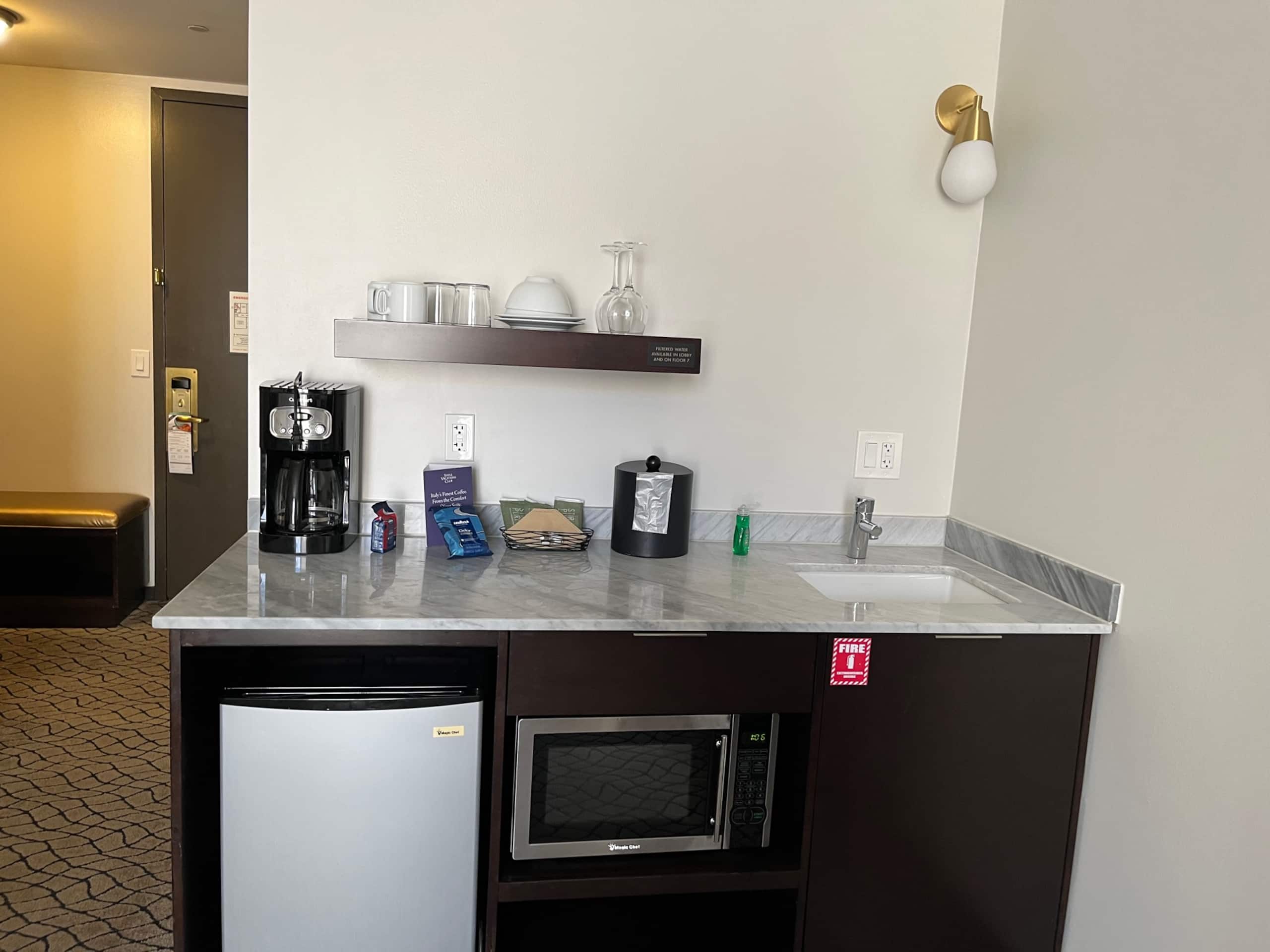 Condo in San Francisco · ★5.0 · 1 bedroom · 2 beds · 1 bath - Image 4