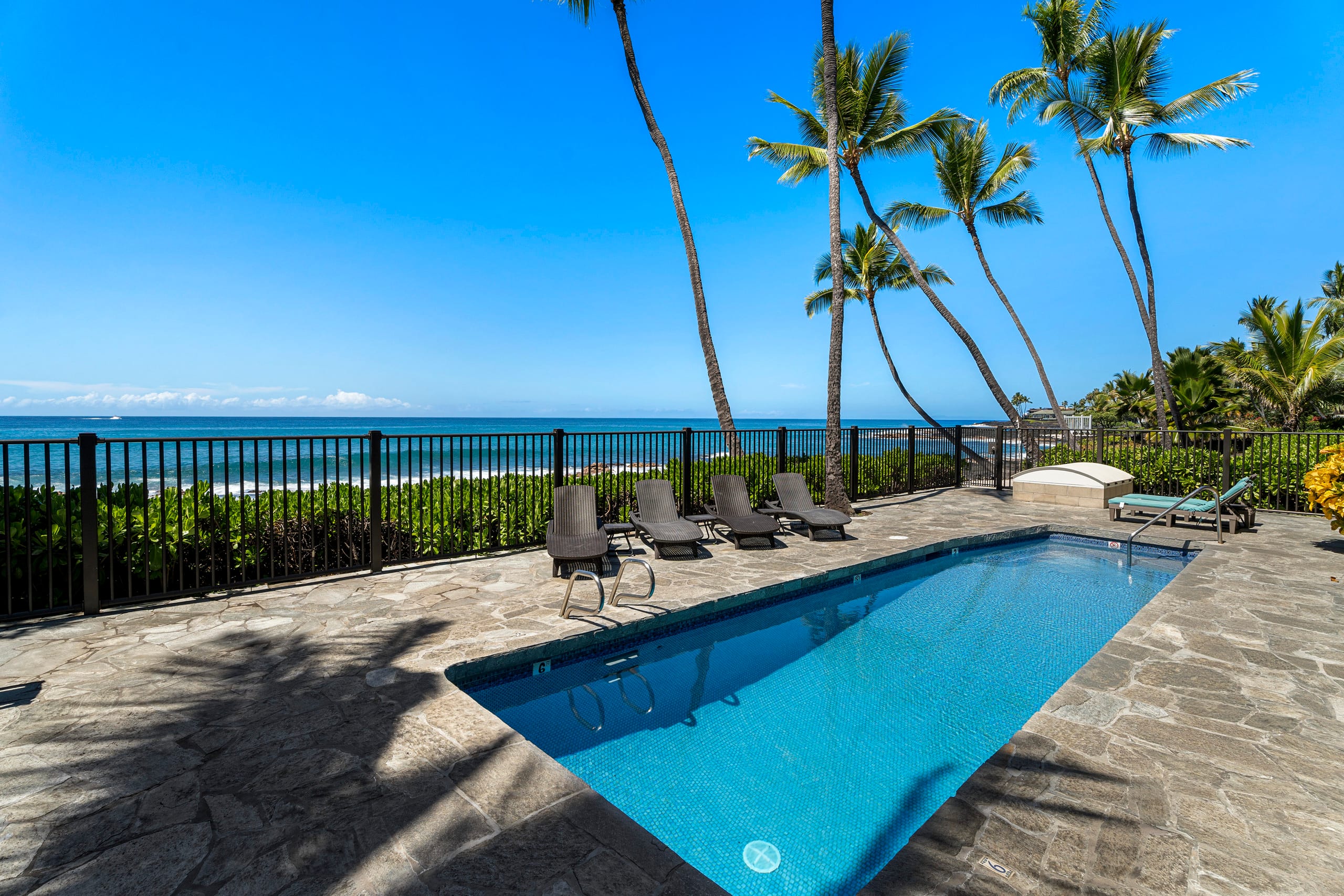Condo in Kailua-Kona · ★4.98 · 2 bedrooms · 2 beds · 2 baths - Image 44