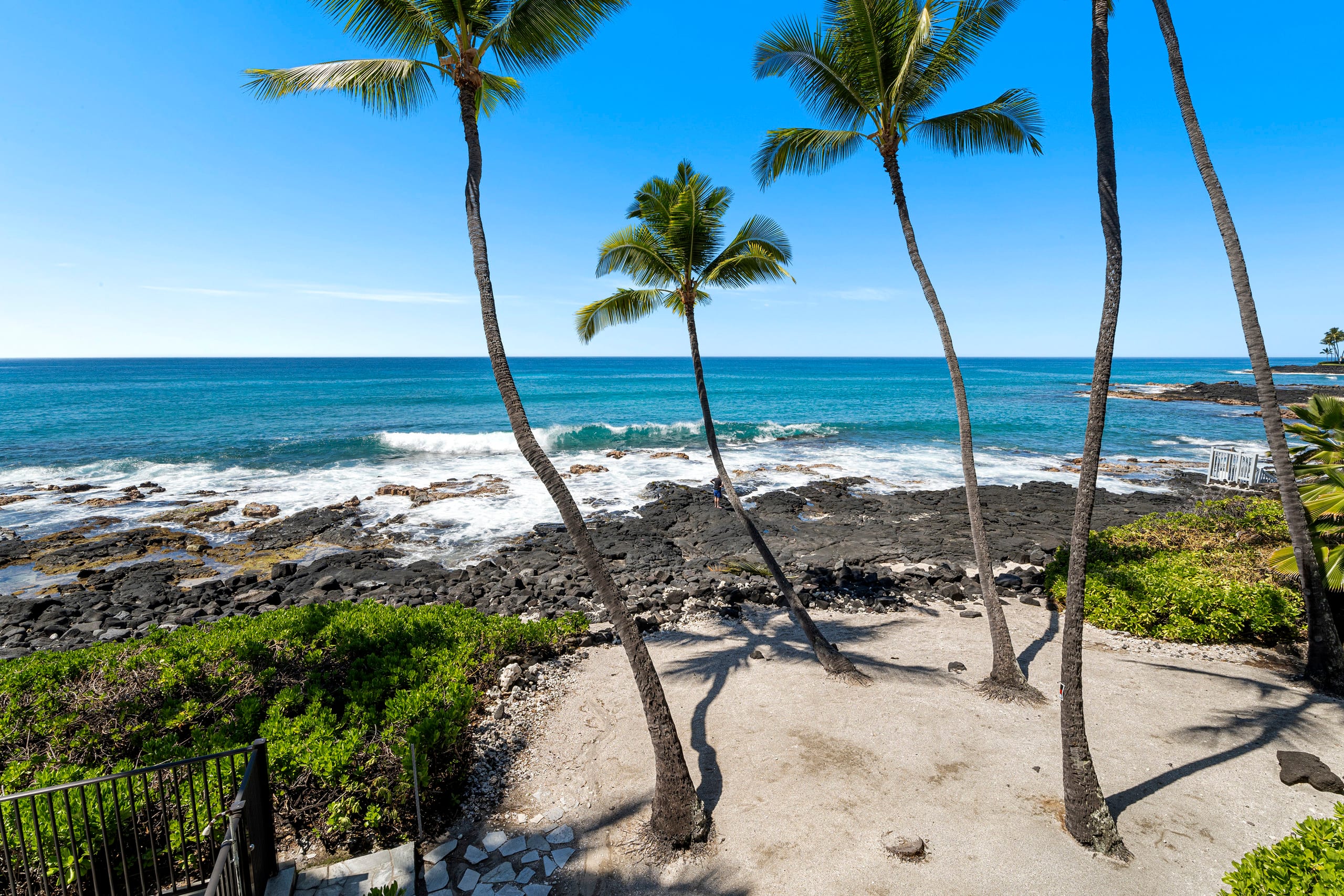 Condo in Kailua-Kona · ★4.98 · 2 bedrooms · 2 beds · 2 baths - Image 30