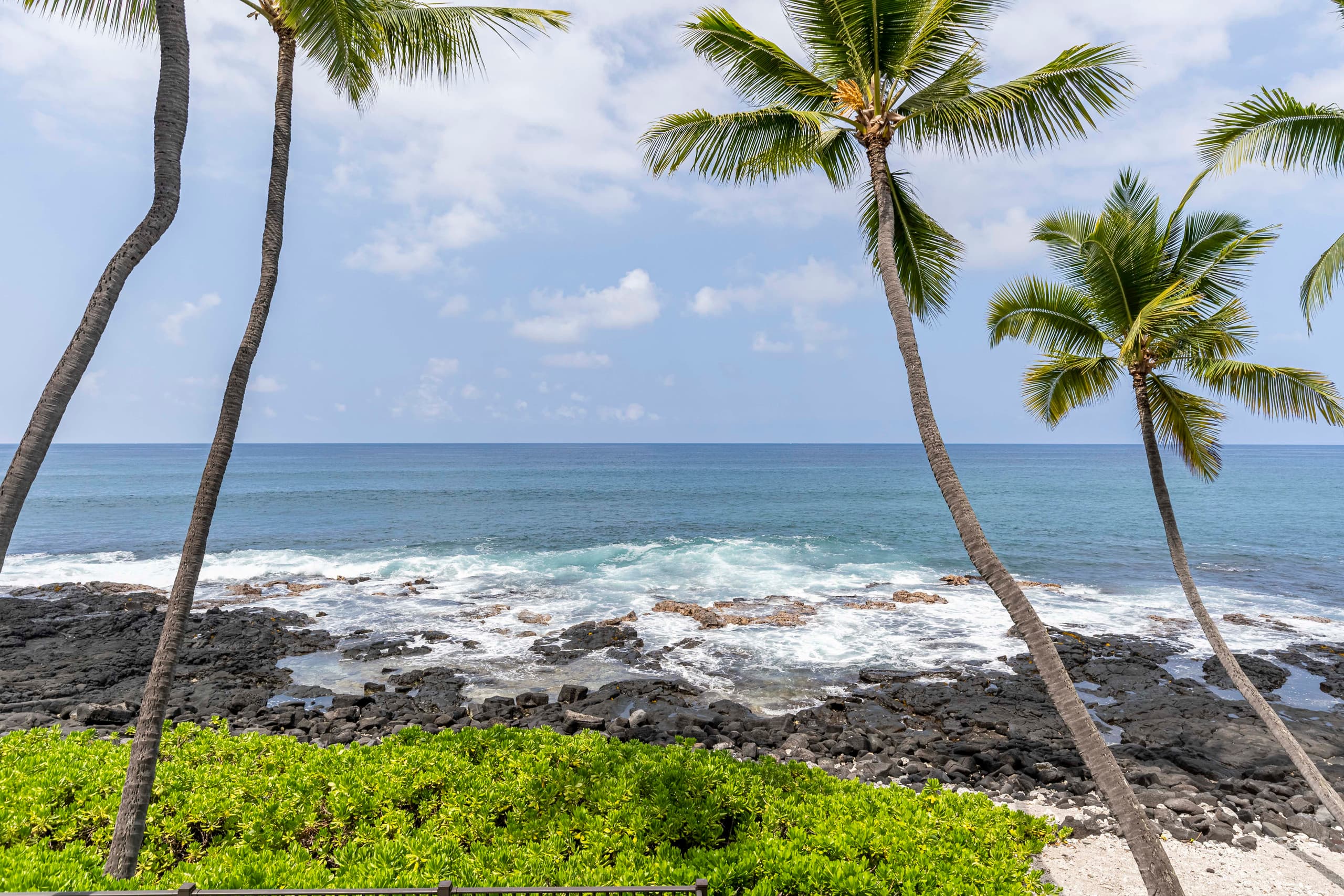 Condo in Kailua-Kona · ★4.98 · 2 bedrooms · 2 beds · 2 baths - Image 27